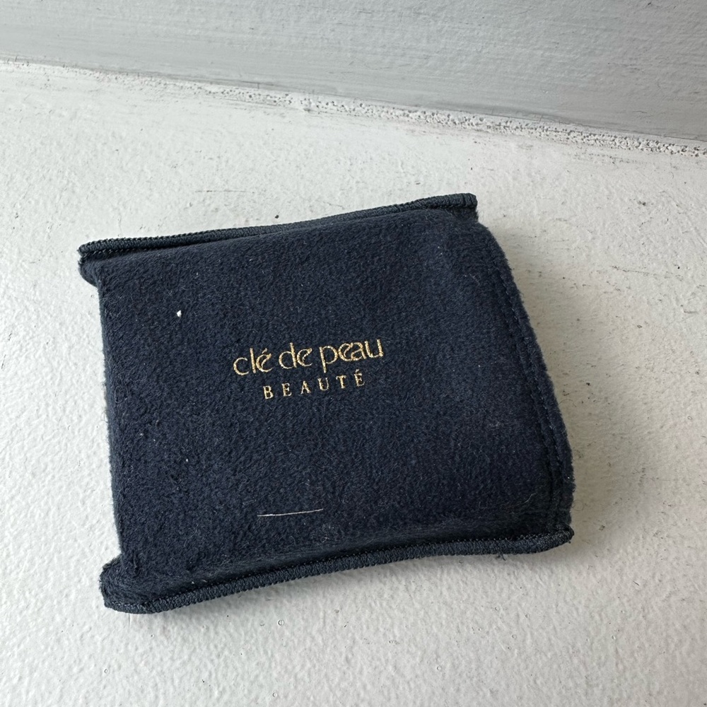 Cle de peau Beaute Ombre Couleur Creme Cream Eye Shadow White - Picture 4 of 5